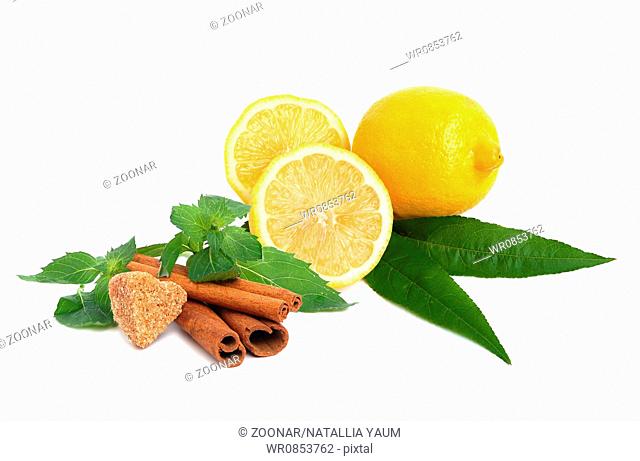 Lemon with sugar, cinnamon and mint