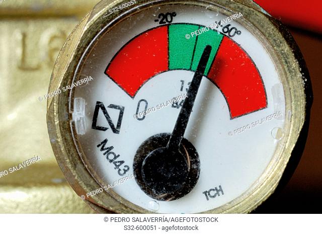 Pressure gauge of  fire extinguisher