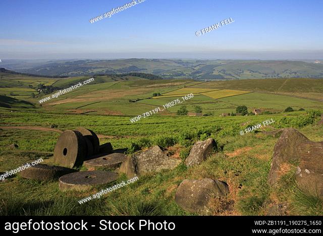 UK, Derbyshire, Stanage Edge, Millstones