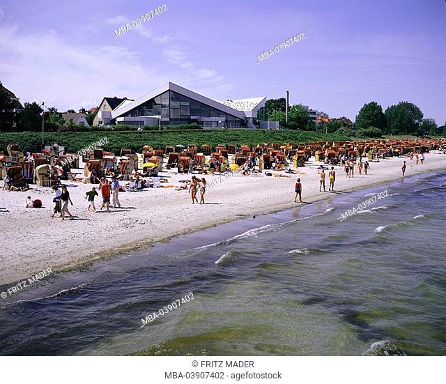Germany, Schleswig-Holstein, Scharbeutz, beach, swimmers, Northern Germany, Baltic Sea