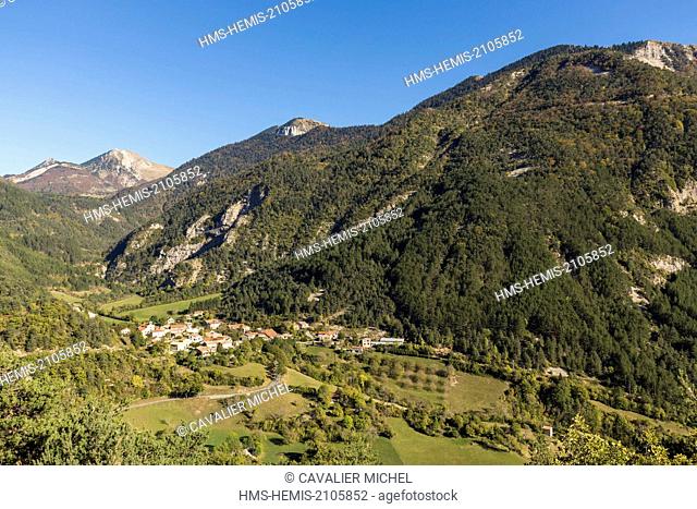 France, Drome, Parc Naturel Regional du Vercors (Natural regional park of Vercors), the town Nonnieres