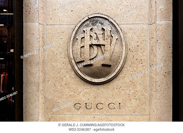 Paris, 4th arrondissement, 2018, Bazar de l'Hôtel de Ville enterance with Gucci carved into the pillar