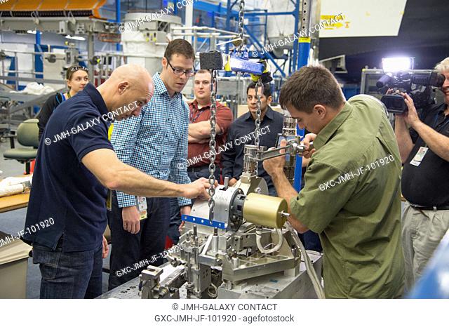 European Space Agency astronaut Luca Parmitano (left), Expedition 3637 flight engineer; and NASA astronaut Chris Cassidy, Expedition 3536 flight engineer
