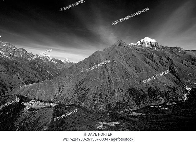Khumbi Yul Lha mountain, Himalayan mountains, UNESCO World Heritage Site, Sagarmatha National Park, Solu-Khumbu district, Khumbu region, Eastern Nepal, Asia
