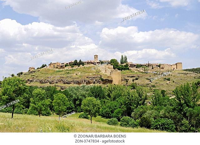 The village of Pedraza de la Sierra, province of Segovia, Castilla y Leon, Castile and Leon, Spain, Europe, Dorf Pedraza de la Sierra, Provinz Segovia