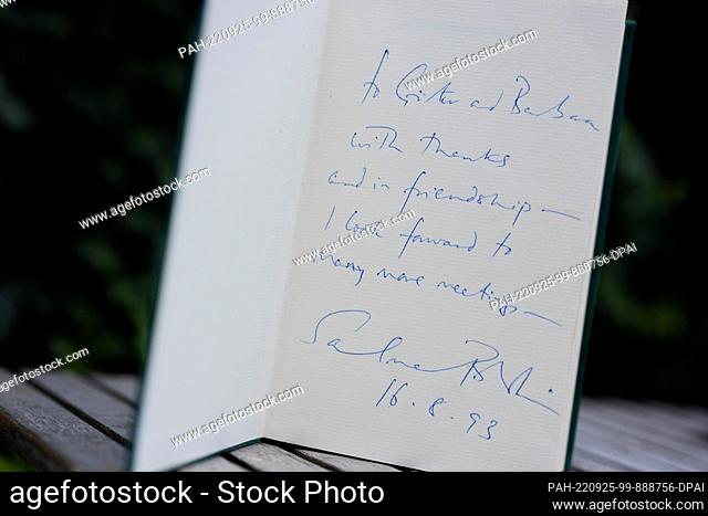 PRODUCTION - 07 September 2022, North Rhine-Westphalia, Cologne: A personal dedication by the writer Salman Rushdie to Günter Wallraff can be seen in a copy of...