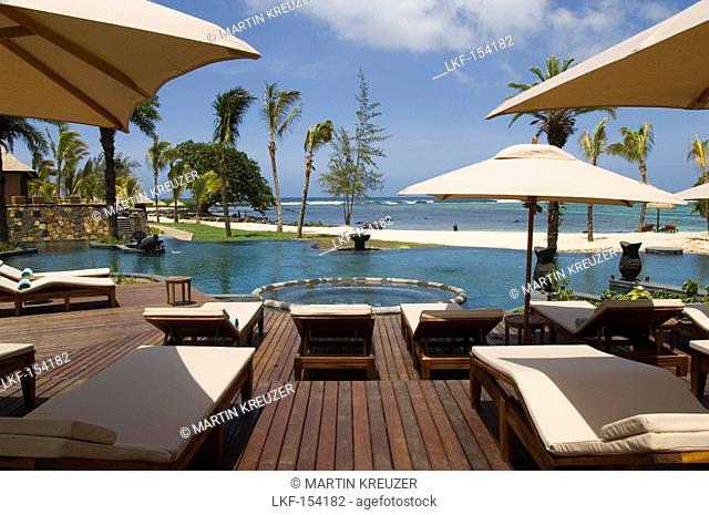 Main swimming pool with sunlounger, Hotel Shanti Ananda Resort and Spa, Mauritius