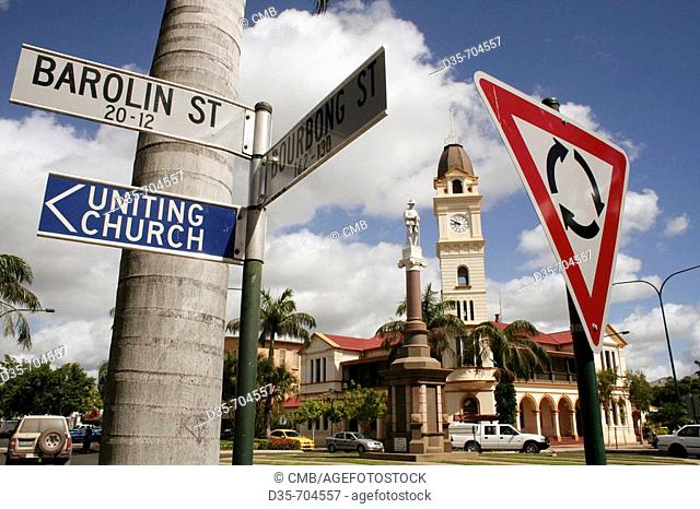 Street sign: circuit and signpost, Barolin St, Bundaberg, East Coast, Queensland, Australia