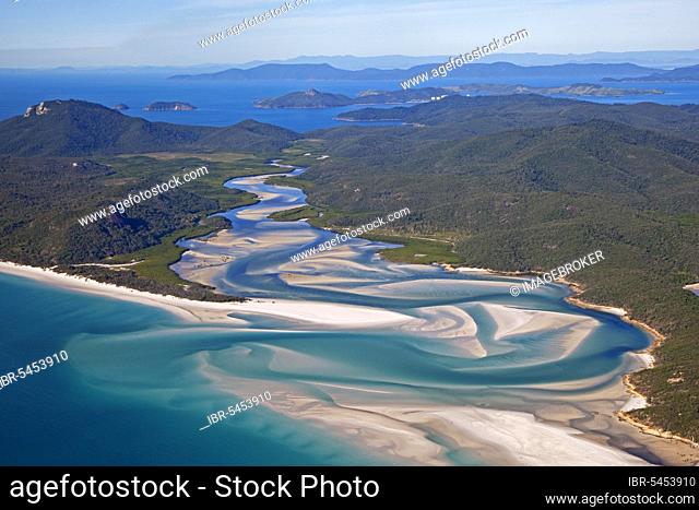 Area view of white sandy beaches and turquoise waters of Whitehaven Beach on Whitsunday Island in the Coral Sea, Queensland, Australia, Oceania