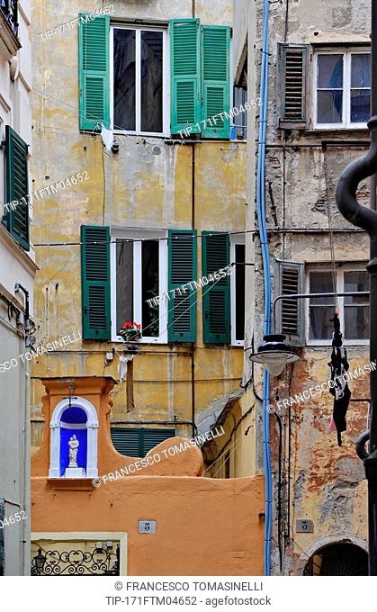 Italy, Liguria, Genoa, old narrow alleys called vicoli in historical centre