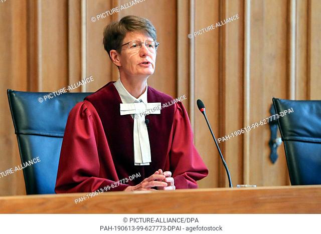 13 June 2019, Saxony, Leipzig: Renate Philipp, presiding judge, was admitted to the Federal Administrative Court before the verdict was pronounced in the trial...