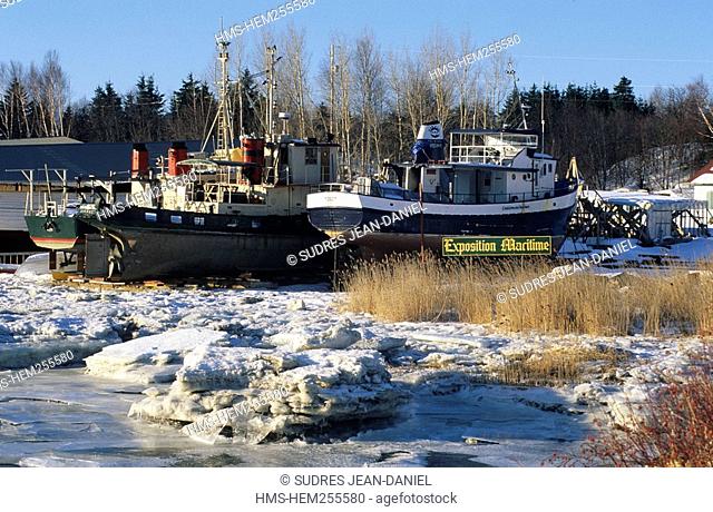 Canada, Quebec Province, Saint Joseph la Rive, old shipyard in Saint Lawrence River