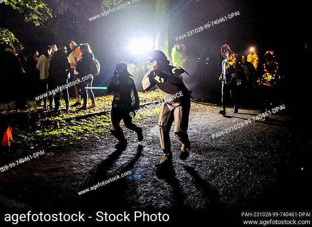 28 October 2023, Berlin: Participants of the Halloween Run Berlin 2023 take part in Star Wars costumes. The route leads through the Volkspark Jungfernheide