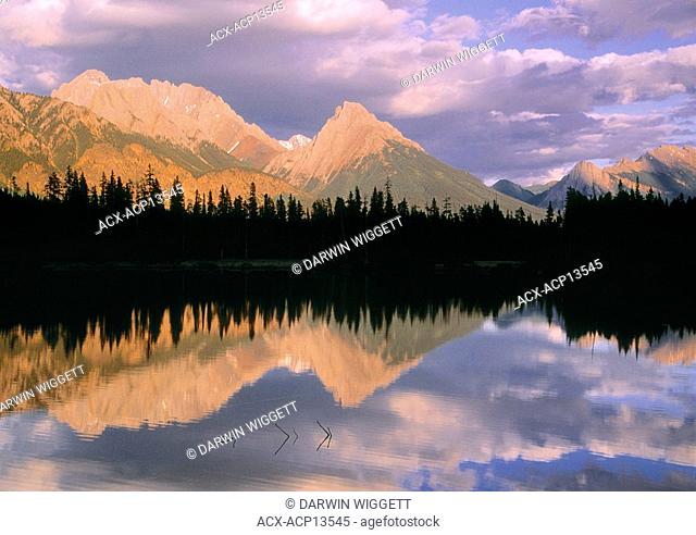 Spillway Lake and the Opal Range, Peter Lougheed Provincial Park, Kananaskis Country, Alberta, Canada