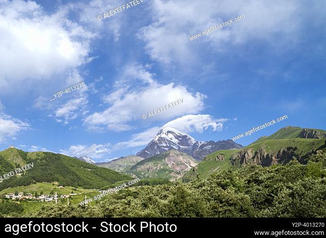 Mount Kazbek (5. 047 m) in Georgia