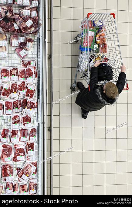 RUSSIA, NOVOSIBIRSK - DECEMBER 16, 2023: Meat is on sale in an Auchan hypermarket. Kirill Kukhmar/TASS