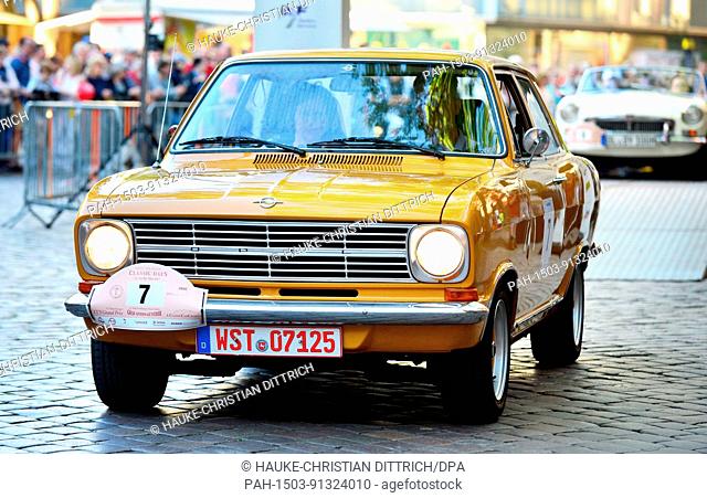 Participants start with a vintage car of type Opel Kadett at the City Grand Prix in Oldenburg (Germany), 26 May 2017. | usage worldwide