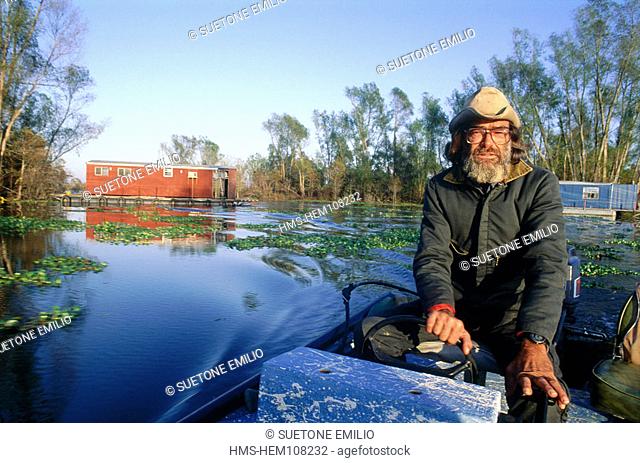 United-States, Louisiana, Lafayette city, Atchafalaya swamps, crocodile hunter called Half Pint living in the swamps (MR OK)