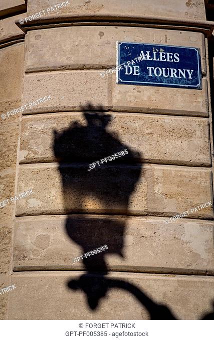 SHADOW OF A LAMPPOST ON THE SIGN FOR THE ALLEES DE TOURNY, CITY OF BORDEAUX, GIRONDE (33), FRANCE
