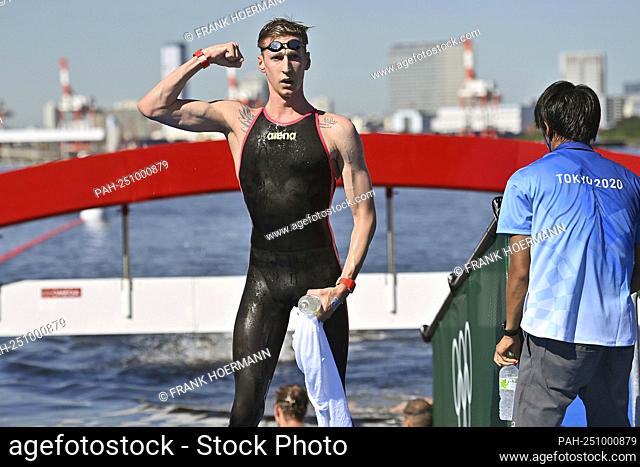 Florian WELLBROCK (GER), at the finish, jubilation, joy, enthusiasm, winner, Olympic champion, swimming, open water, long distance swimming