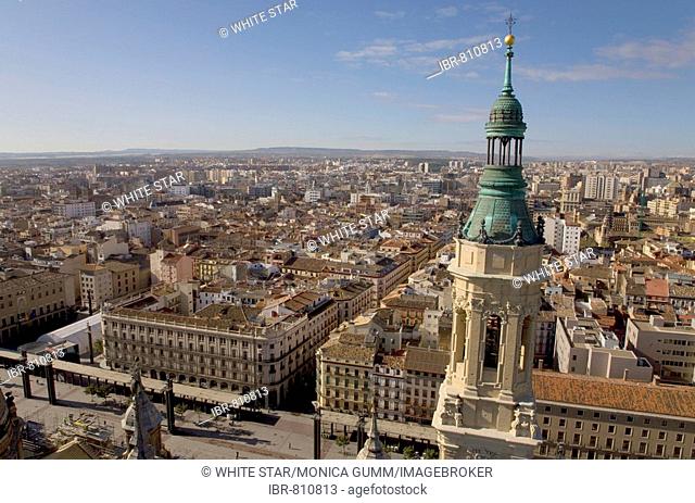 View over the city from the Basilica del Pilar, Zaragoza, Saragossa, Expo city 2008, Province of Aragon, Spain, Europe