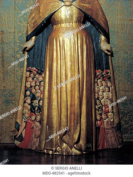 Madonna of Mercy, by artista umbro-marchigiano, 15th Century, polychrome wood. Italy, Tuscany, Florence, Bargello National Museum. Detail