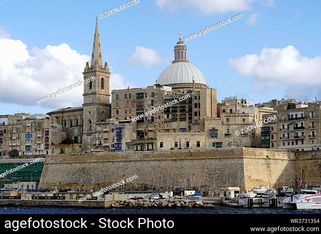 Hafenrundfahrt durch den Grand Harbor - Karmeliterkirche und anglikanische Prokathedrale St. Paul, Valletta, Malta