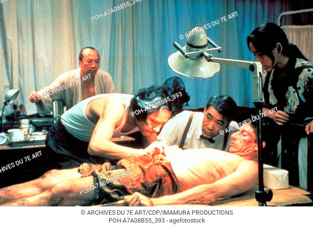 Kanzo sensei Year : 1998 Japan / France Akira Emoto, Jacques Gamblin  Director: Shohei Imamura. It is forbidden to reproduce the photograph out of context of...