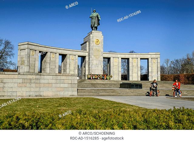 Sowjetisches Ehrenmal, Strasse des 17. Juni, Tiergarten, Berlin, Deutschland