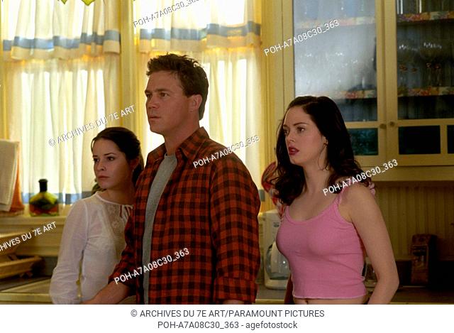 Charmed  TV Series 1998-2006 USA 2002 Season 4, episode 17 :  Saving Private Leo Created by Constance M. Burge Director : John Behring Holly Marie Combs