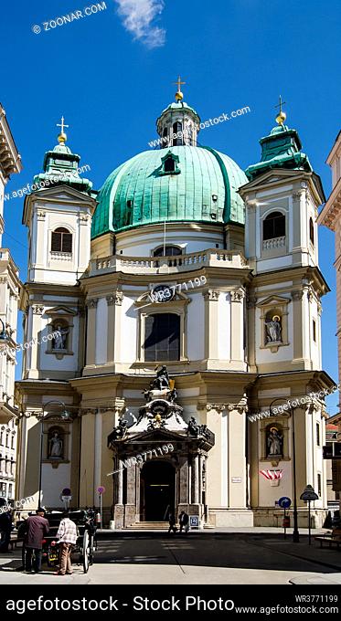 Aufnahme der Peterskirche im Herzen Wiens