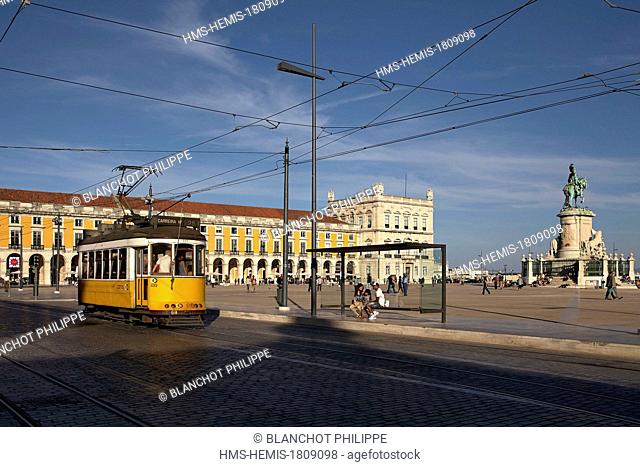 Portugal, Lisbon, Baixa district, Praca do Comercio, Terreiro do Paco (Commerce Square), tramway stop (Rede de electricos)