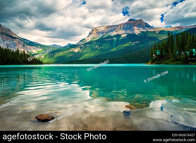 Emerald Lake in Yoho National Park, BC, Canada with the Emerald Lake lode in he background