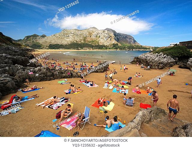 Arenillas beach with Candina in background, Castro Urdiales, Cantabria, Spain
