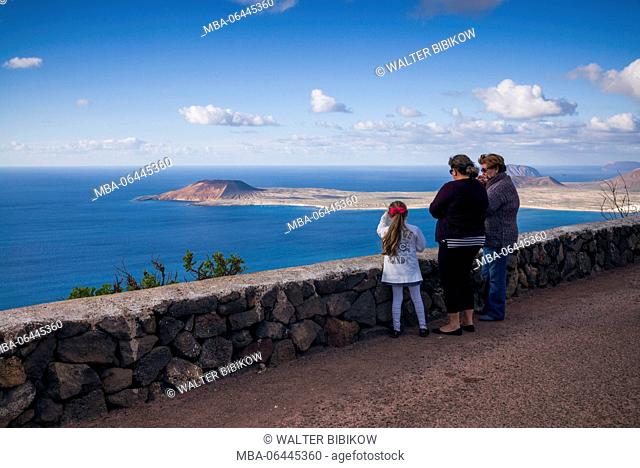 Spain, Canary Islands, Lanzarote, Guinate, Mirador de Guinate, lookout over Isla Graciosa island
