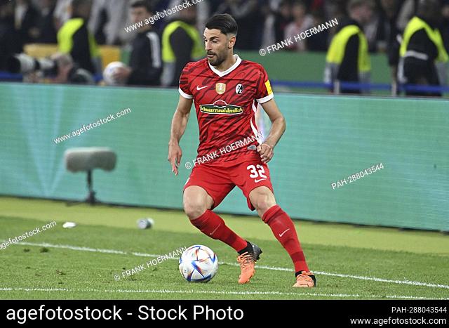 Vincenzo GRIFO (SC Freiburg), action, individual action, single image, cut out, full body shot, whole figure 79th DFB Cup final
