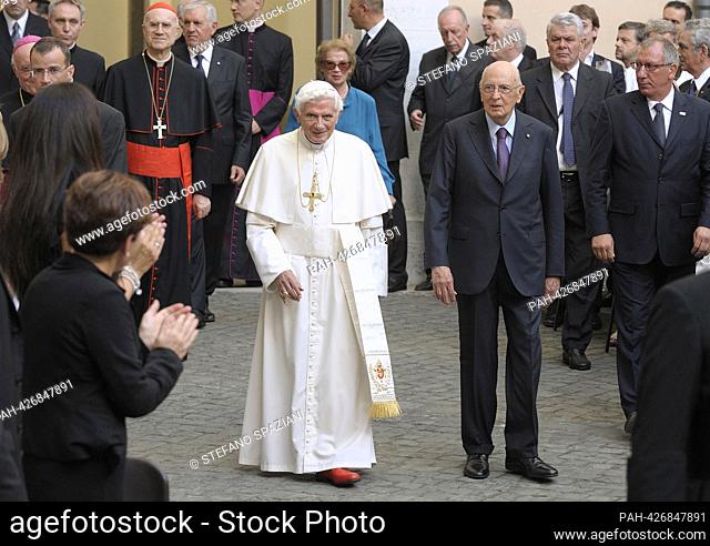 Italian President Giorgio Napolitano and Pope Benedict XVI in the picture: Concert in honor of Pope BENEDICT XVI, of his summer residence in Castelgandolfo on...
