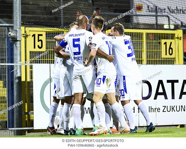 goal, goaljubel 1-2 to goalkeeper Marc Lorenz (KSC). GES / Soccer / 3. Liga: VfR Aalen - Karlsruher SC, 26.09.2018 - Football / Soccer 3rd Division: VfR Aalen...