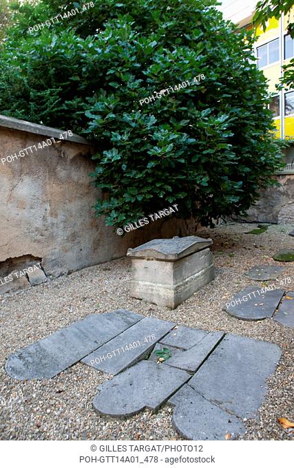 Paris, 44 rue de Flandre, Jewish Portuguese cemetery, property of the Israelite Central Consistory of France Photo Gilles Targat