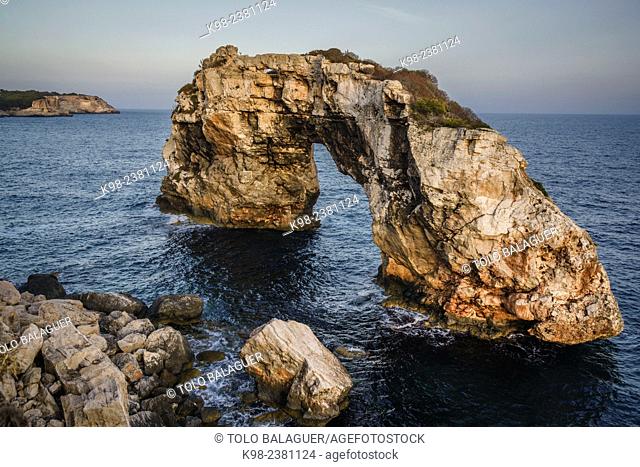 arco natural de roca Es Pontas, Santanyí, islas baleares, Spain