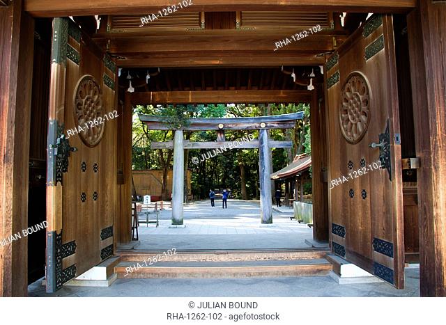 The Meiji Shrine Torii gate, Yoyogi Park, Tokyo, Japan, Asia