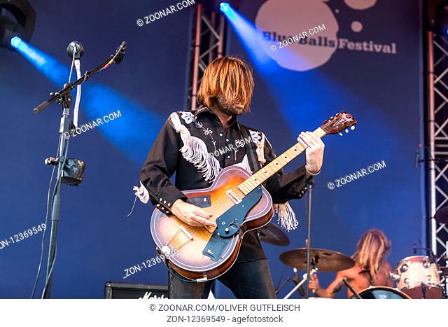Die britische Rockband Saint Agnes live beim 26. Blue Balls Festival in Luzern, Schweiz, Europa