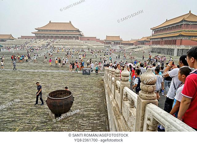 Tianhedian square, Crowd, large square, Hall of Supreme Harmony, Forbidden City, imperial palace, Beijing, People's Republic of China, Asia