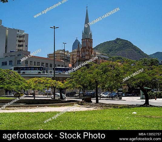 Basílica da Imaculada Conceição (Basilica of the Immaculate Conception) + Corcovado / christ redentor in Botafogo, Rio de Janeiro. Shot with Leica M10