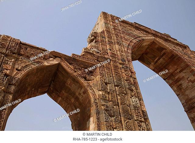 Arches of Quwwat-ul-Islam mosque, Qutb Complex, UNESCO World Heritage Site, Delhi, India, Asia