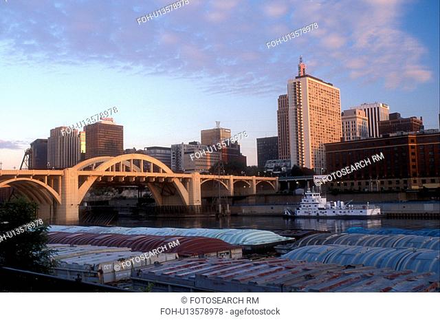 skyline, St. Paul, MN, Minnesota, Twin Cities, Mississippi River, Downtown skyline of Saint Paul and Robert Street Bridge crossing the Mississippi River