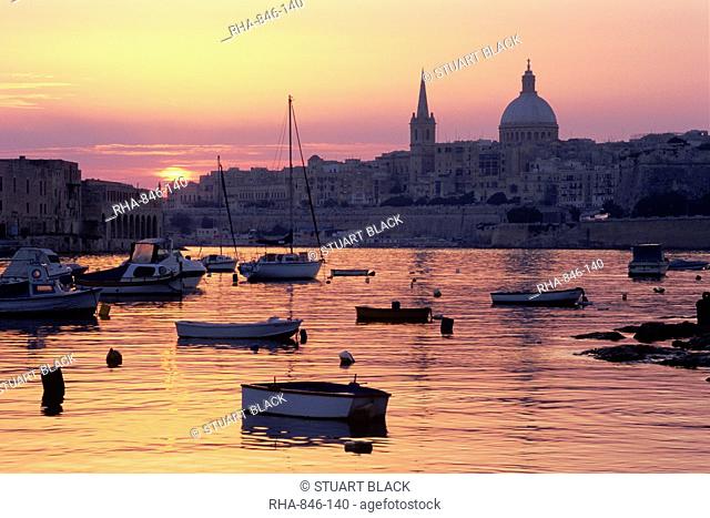 Sunrise over Msida Creek to Valletta with Dome of Carmelite Church, Valletta, Malta, Mediterranean, Europe