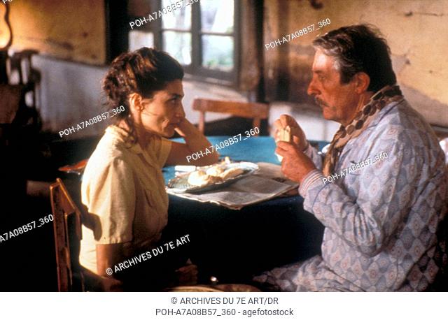 El Viento Se Llevo Lo Qué Year: 1998 Director: Alejandro Agresti Angelina Molina, Jean Rochefort . WARNING: It is forbidden to reproduce the photograph out of...