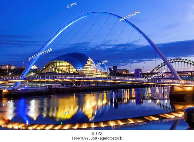 England, Tyne and Wear, Gateshead, Newcastle, Gateshead Millenium Bridge