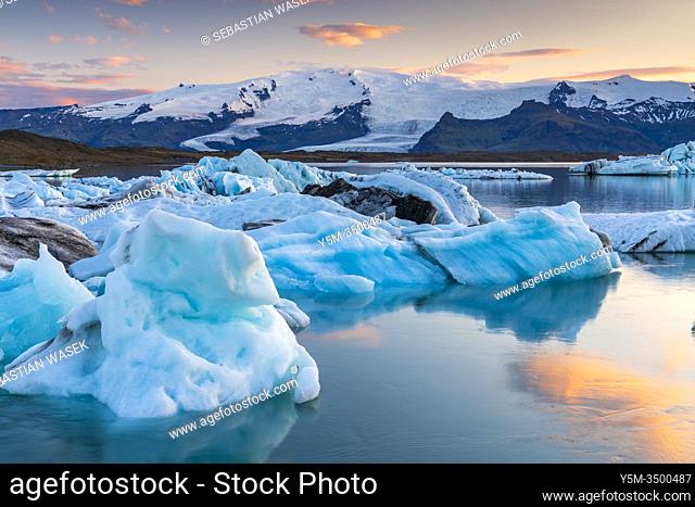 Jökulsárlón glacial lagoon, Eastern Region, Iceland